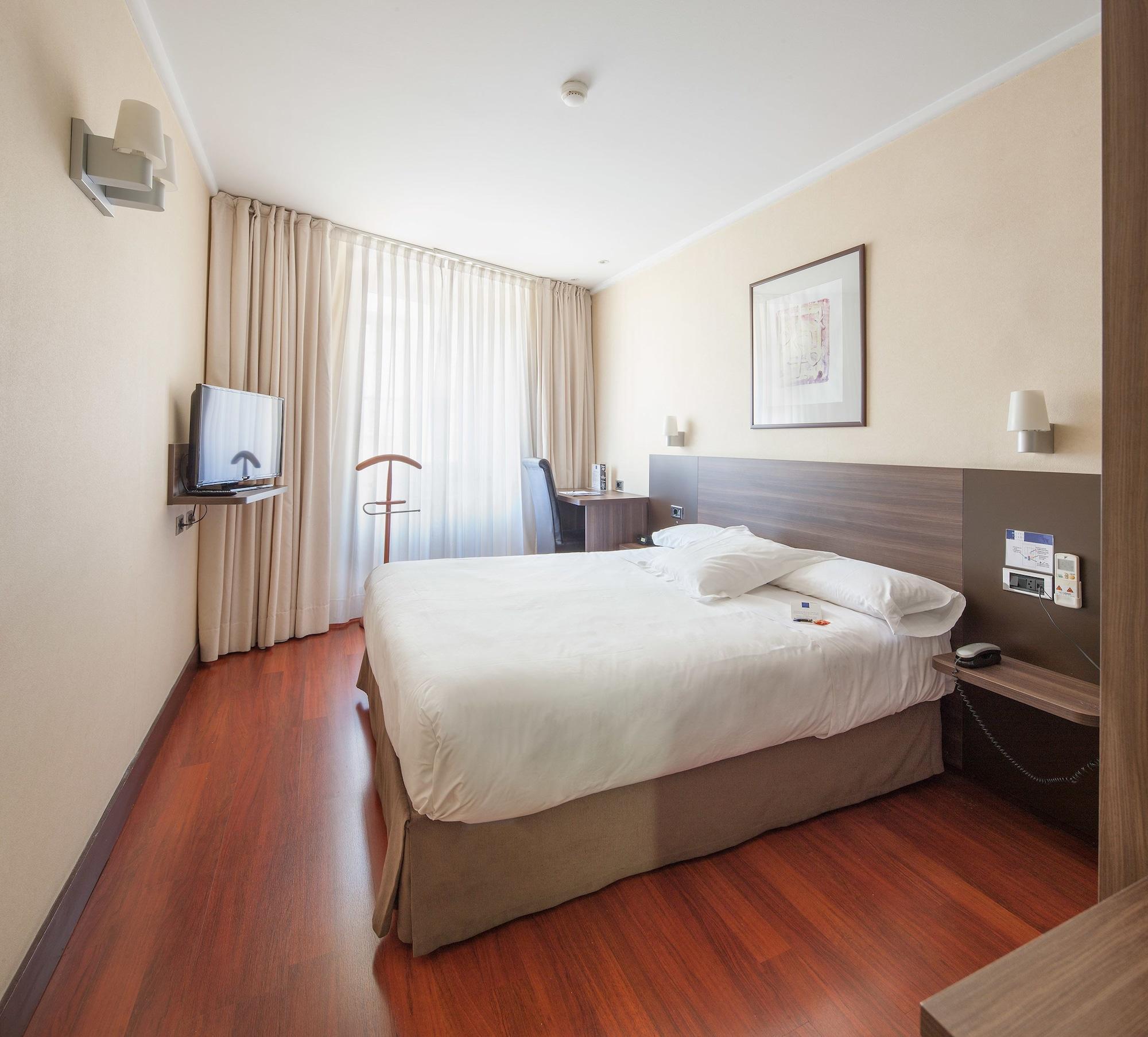 Hotel Yoldi Пампона Екстериор снимка