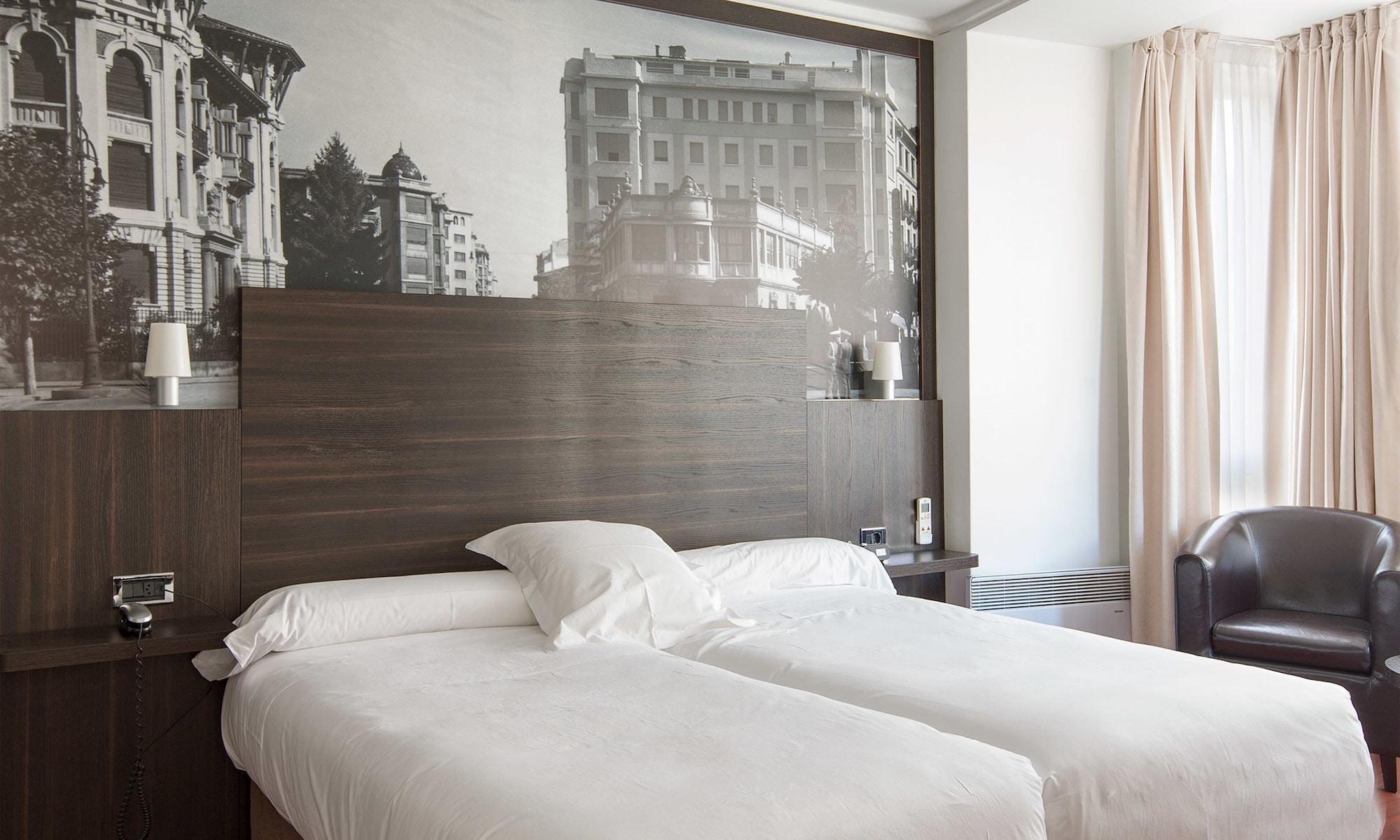 Hotel Yoldi Пампона Екстериор снимка